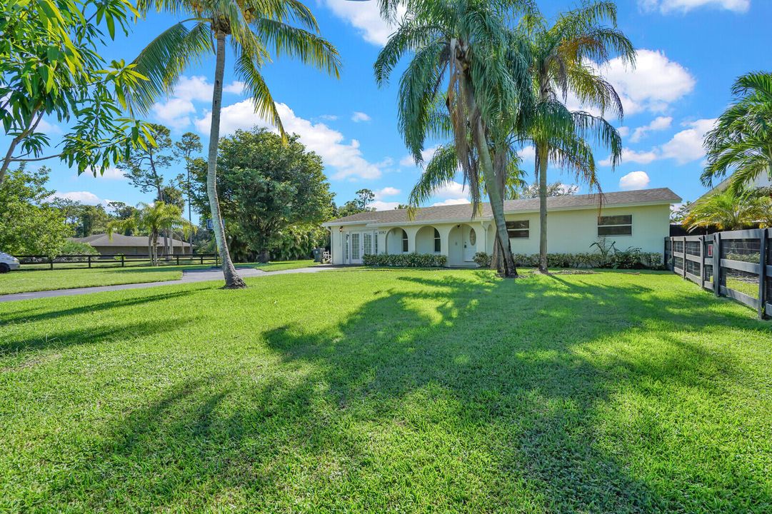 合同活跃: $3,600 (3 贝兹, 2 浴室, 1635 平方英尺)