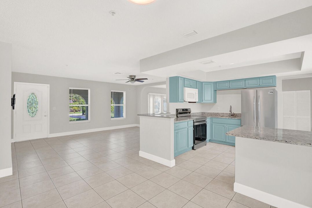 合同活跃: $3,600 (3 贝兹, 2 浴室, 1635 平方英尺)