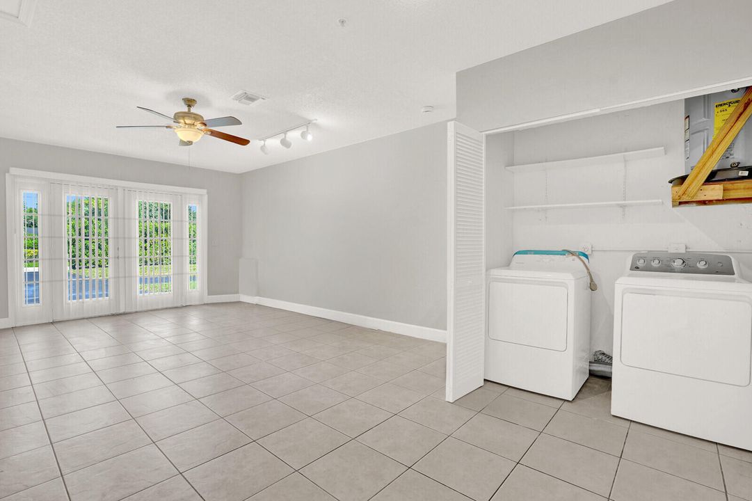 合同活跃: $3,600 (3 贝兹, 2 浴室, 1635 平方英尺)