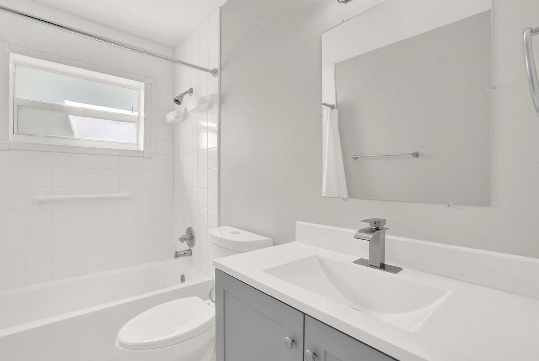 合同活跃: $3,600 (3 贝兹, 2 浴室, 1635 平方英尺)