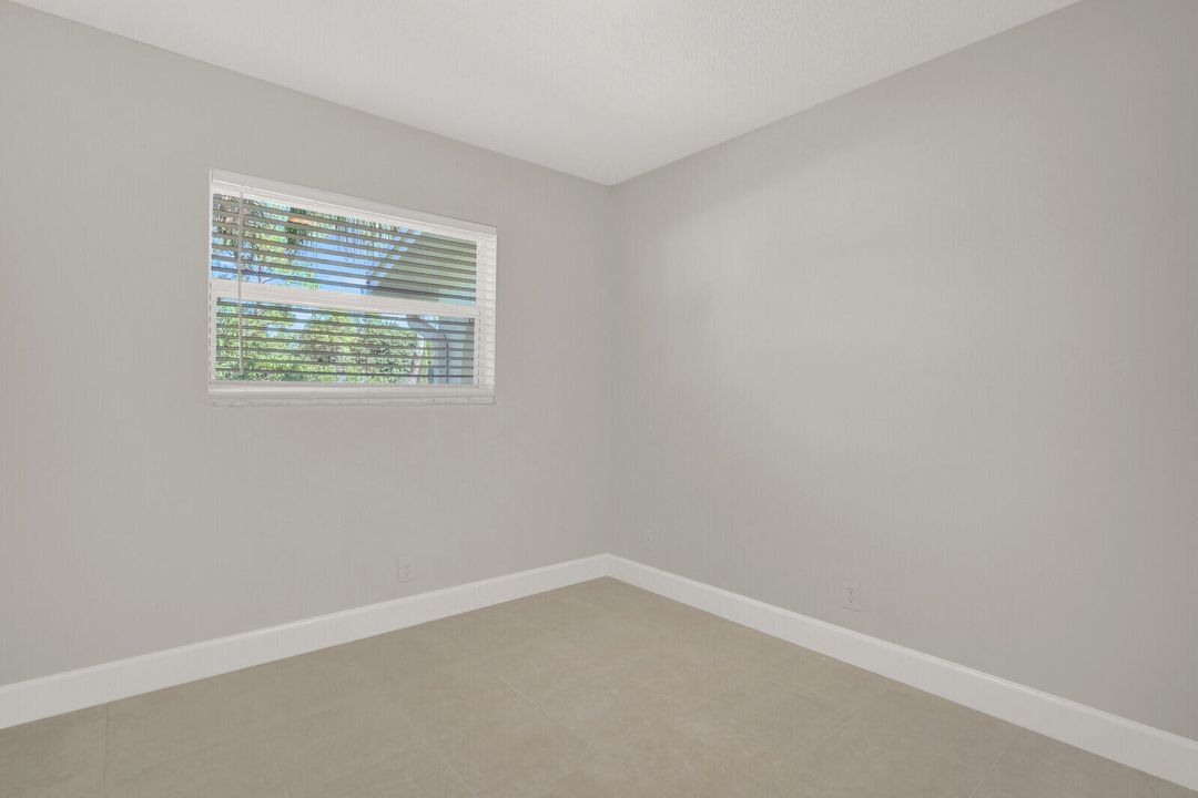 合同活跃: $3,600 (3 贝兹, 2 浴室, 1635 平方英尺)