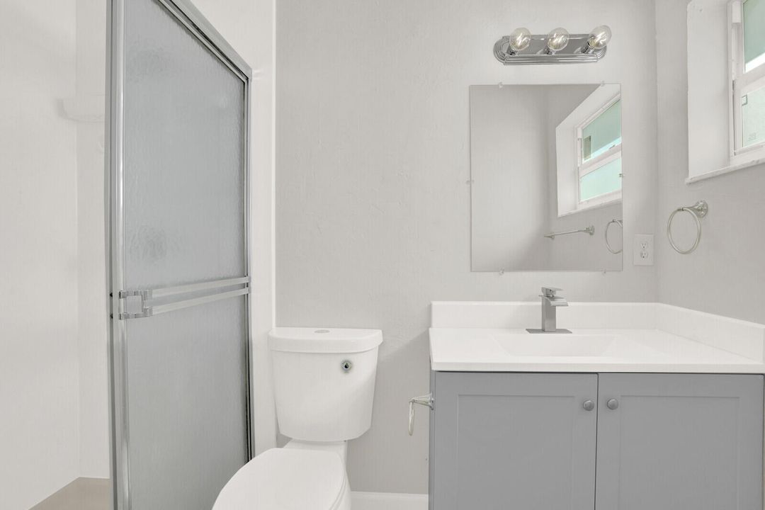 合同活跃: $3,600 (3 贝兹, 2 浴室, 1635 平方英尺)