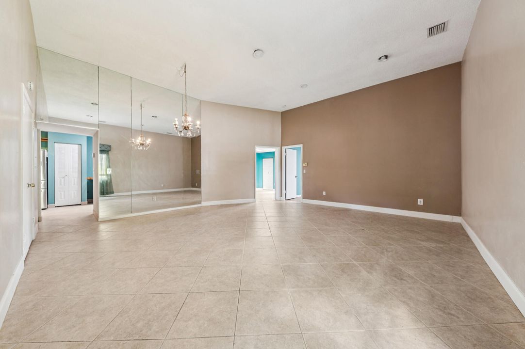 En Venta: $235,000 (2 camas, 2 baños, 1580 Pies cuadrados)