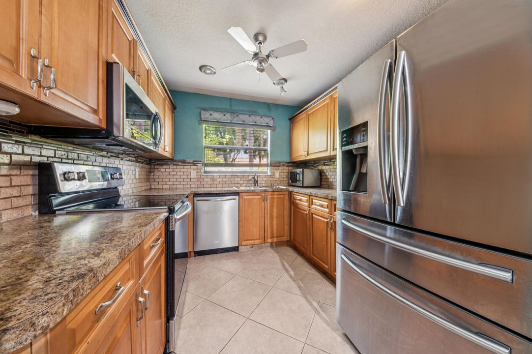 En Venta: $235,000 (2 camas, 2 baños, 1580 Pies cuadrados)