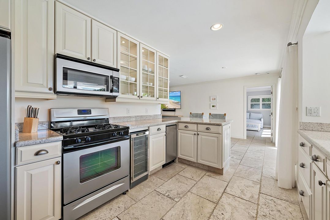 Activo con contrato: $3,600,000 (4 camas, 4 baños, 2491 Pies cuadrados)