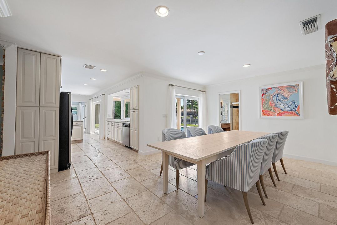 Activo con contrato: $3,600,000 (4 camas, 4 baños, 2491 Pies cuadrados)