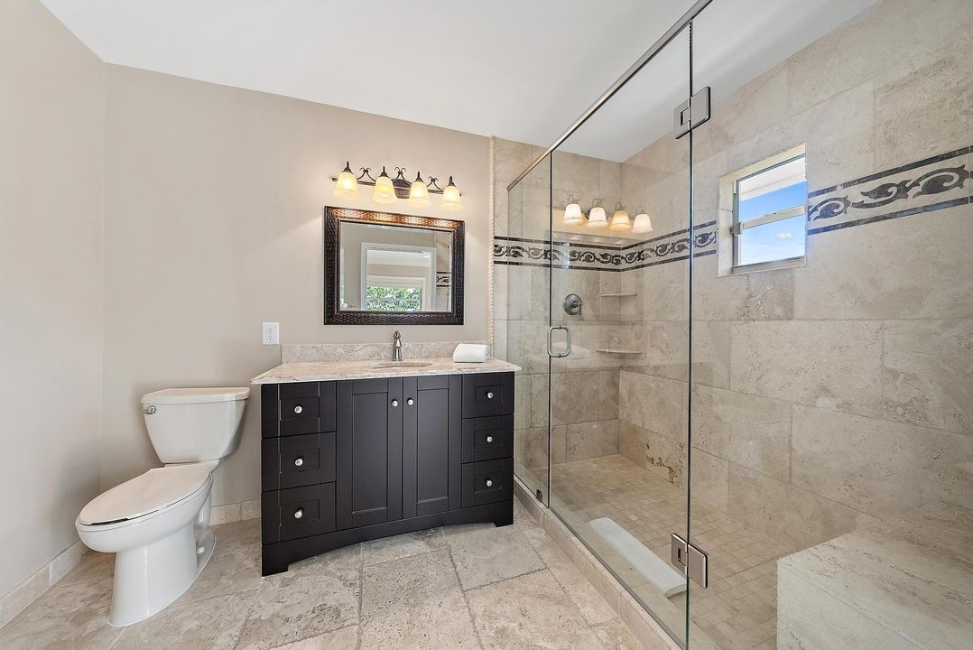 Activo con contrato: $3,600,000 (4 camas, 4 baños, 2491 Pies cuadrados)