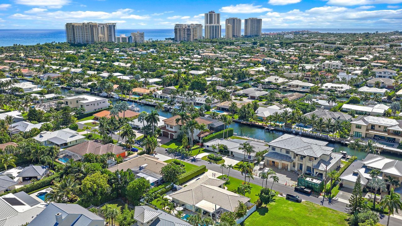 Activo con contrato: $3,600,000 (4 camas, 4 baños, 2491 Pies cuadrados)