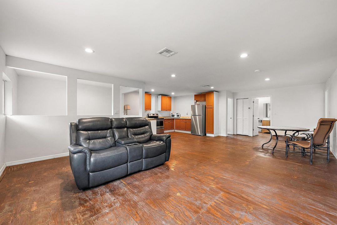 En Renta: $1,400 (6 camas, 4 baños, 2994 Pies cuadrados)