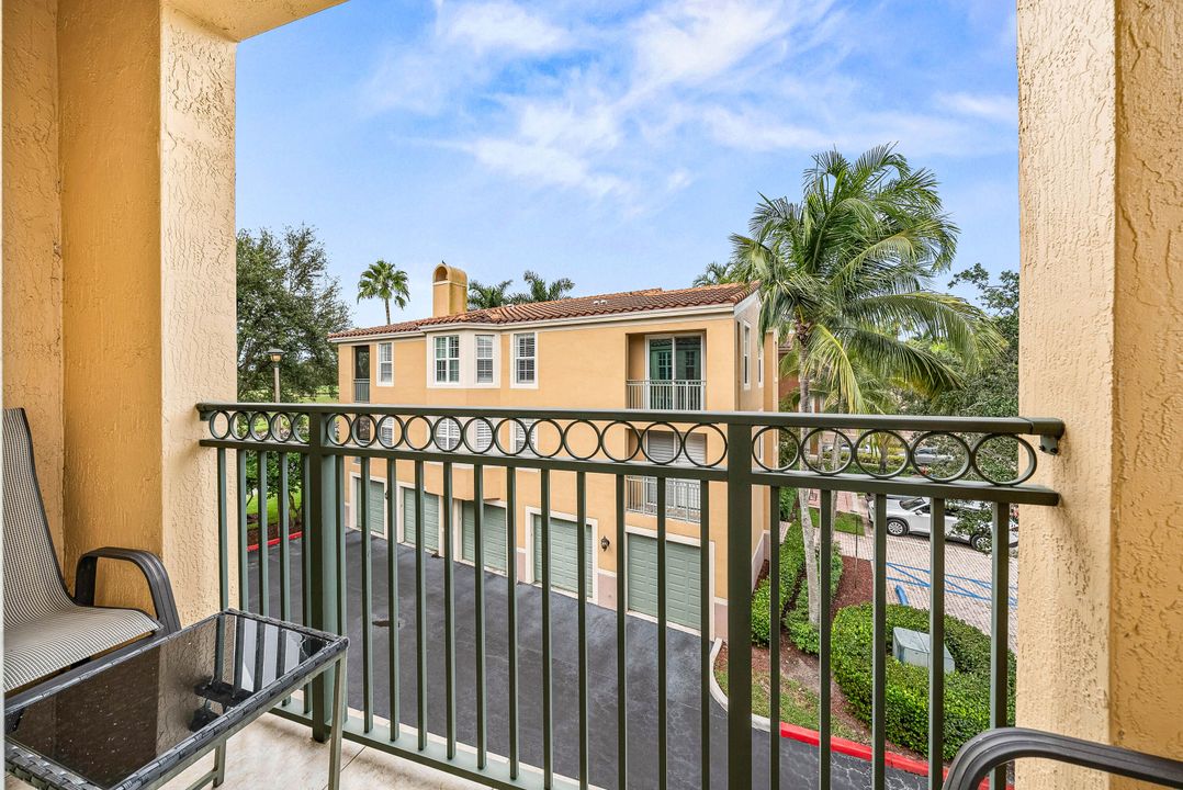 Activo con contrato: $4,500 (3 camas, 2 baños, 1633 Pies cuadrados)