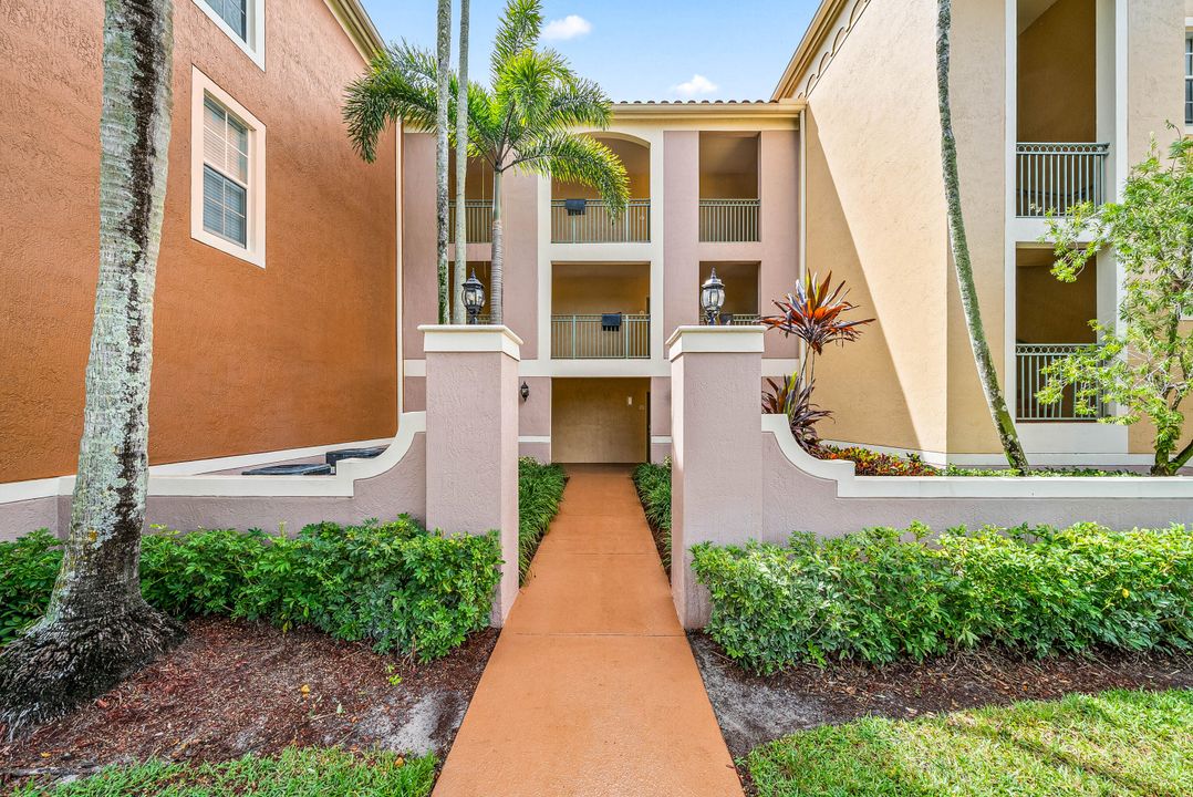 Activo con contrato: $4,500 (3 camas, 2 baños, 1633 Pies cuadrados)