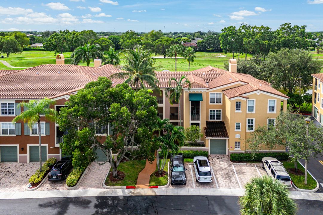 Activo con contrato: $4,500 (3 camas, 2 baños, 1633 Pies cuadrados)