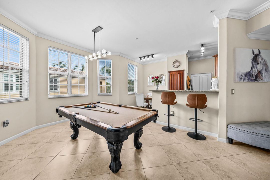 Activo con contrato: $4,500 (3 camas, 2 baños, 1633 Pies cuadrados)