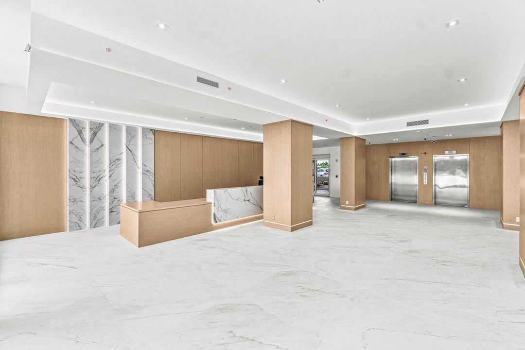 合同活跃: $918,000 (2 贝兹, 2 浴室, 1697 平方英尺)