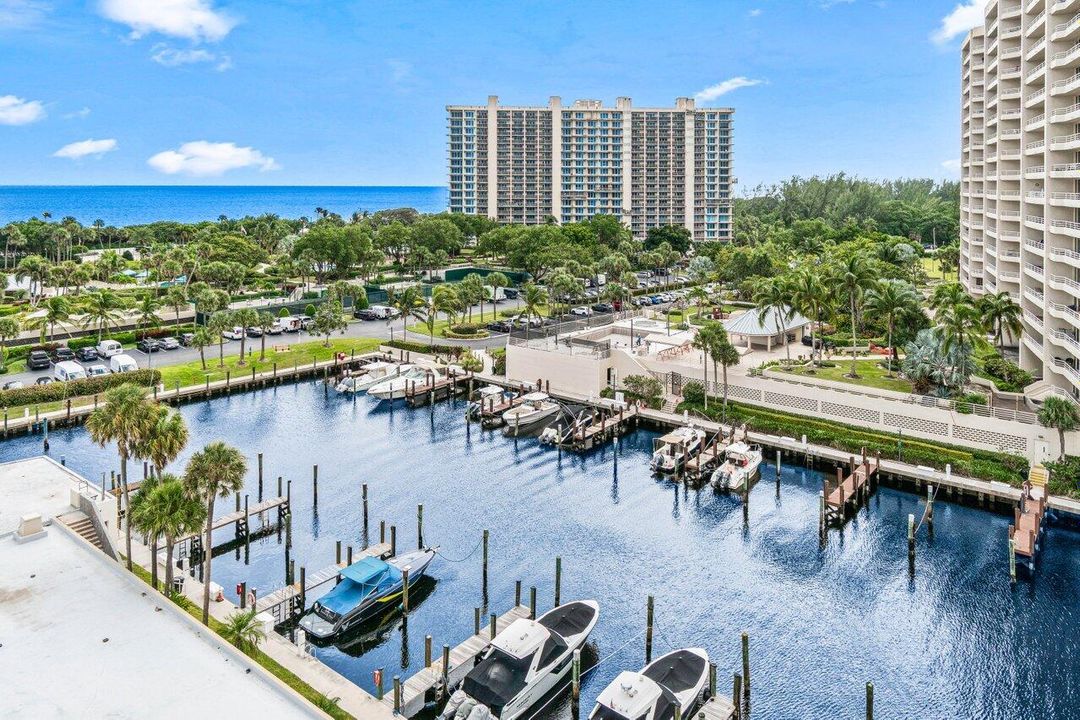 合同活跃: $918,000 (2 贝兹, 2 浴室, 1697 平方英尺)