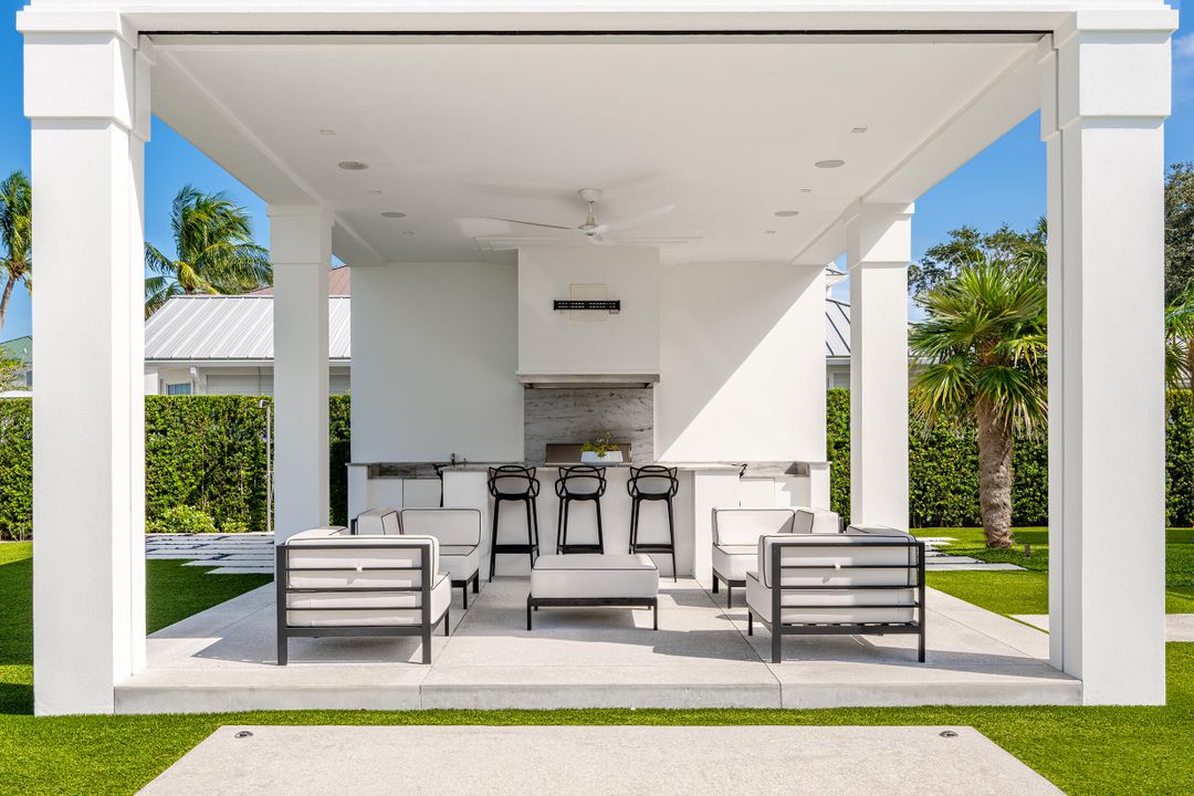 For Sale: $15,200,000 (6 beds, 6 baths, 7046 Square Feet)