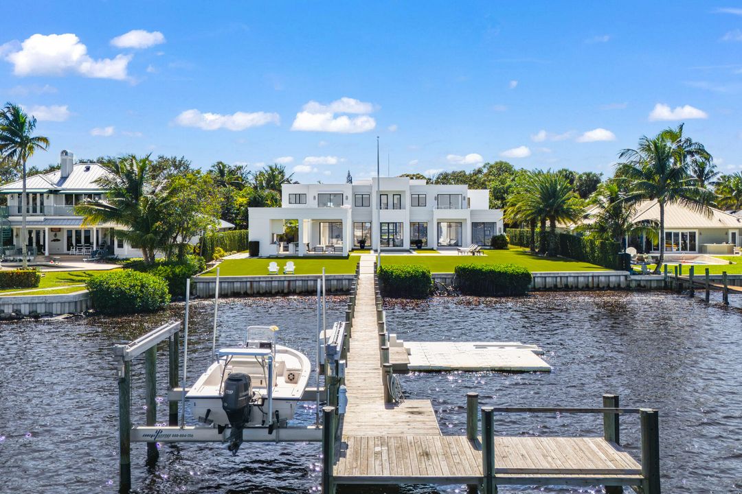 For Sale: $15,200,000 (6 beds, 6 baths, 7046 Square Feet)