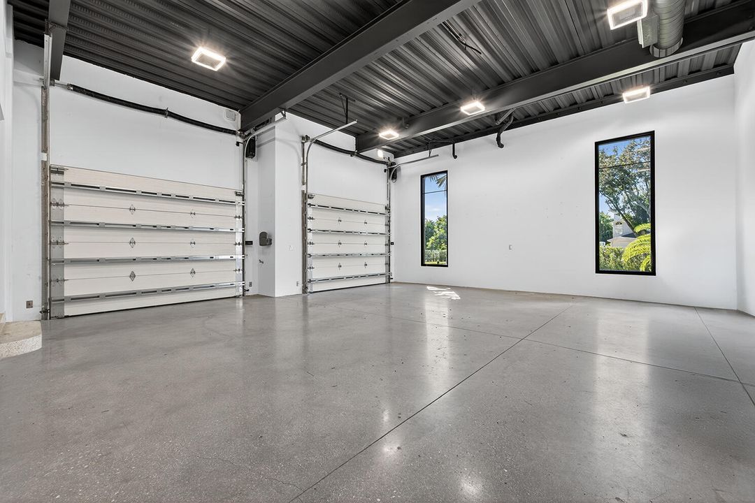 For Sale: $15,200,000 (6 beds, 6 baths, 7046 Square Feet)