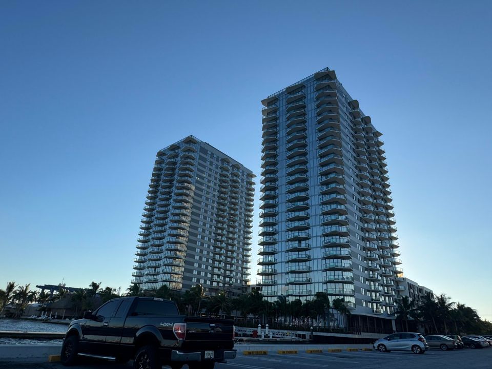 Activo con contrato: $1,950 (2 camas, 2 baños, 948 Pies cuadrados)