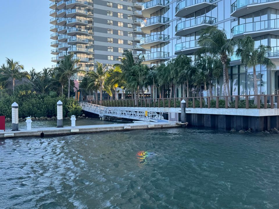 Activo con contrato: $1,950 (2 camas, 2 baños, 948 Pies cuadrados)