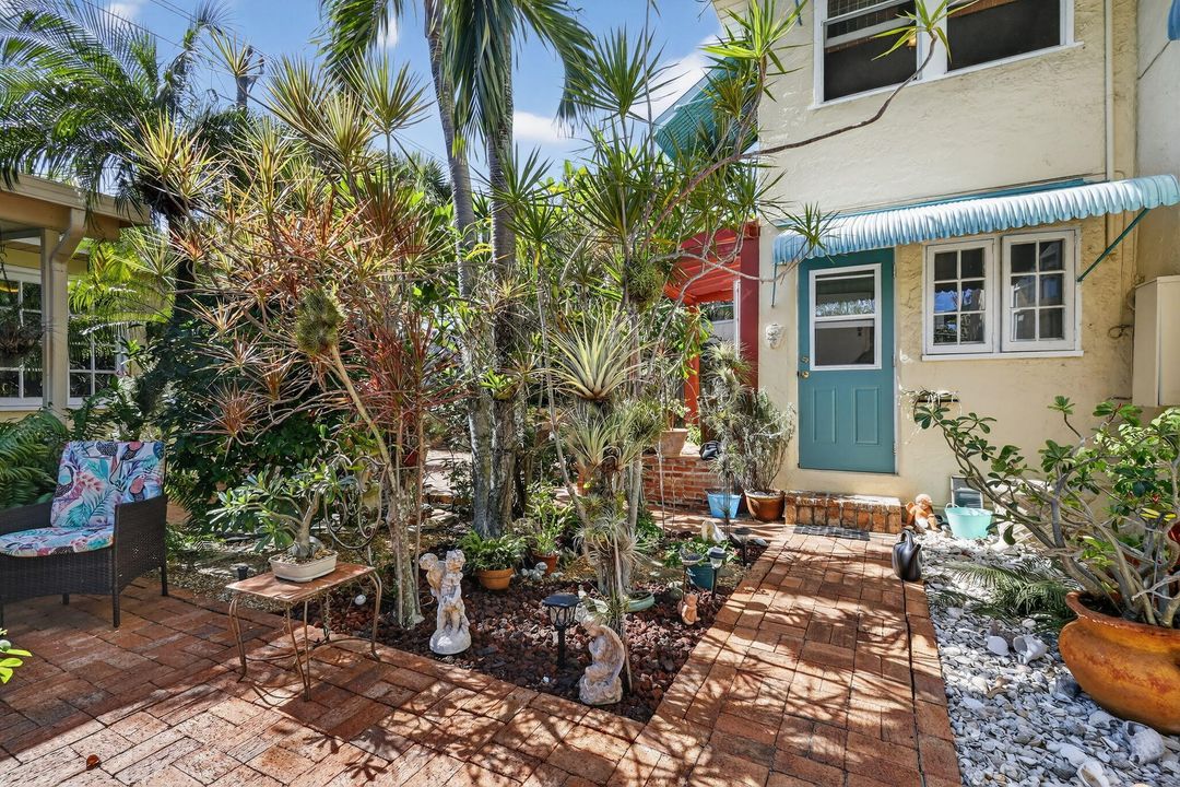 На продажу: $1,200,000 (4 спален, 2 ванн, 2302 Квадратных фут)