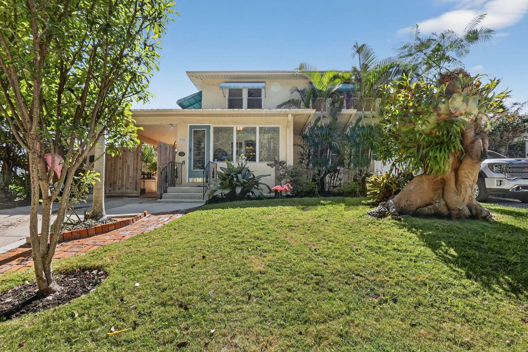 На продажу: $1,200,000 (4 спален, 2 ванн, 2302 Квадратных фут)