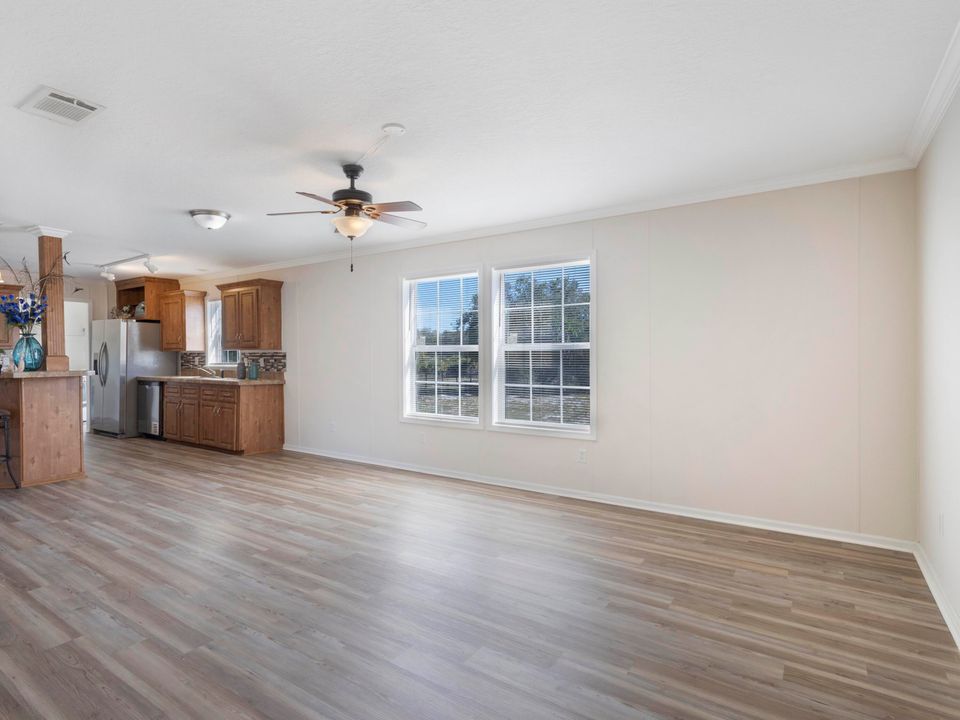 For Sale: $330,000 (4 beds, 2 baths, 1800 Square Feet)