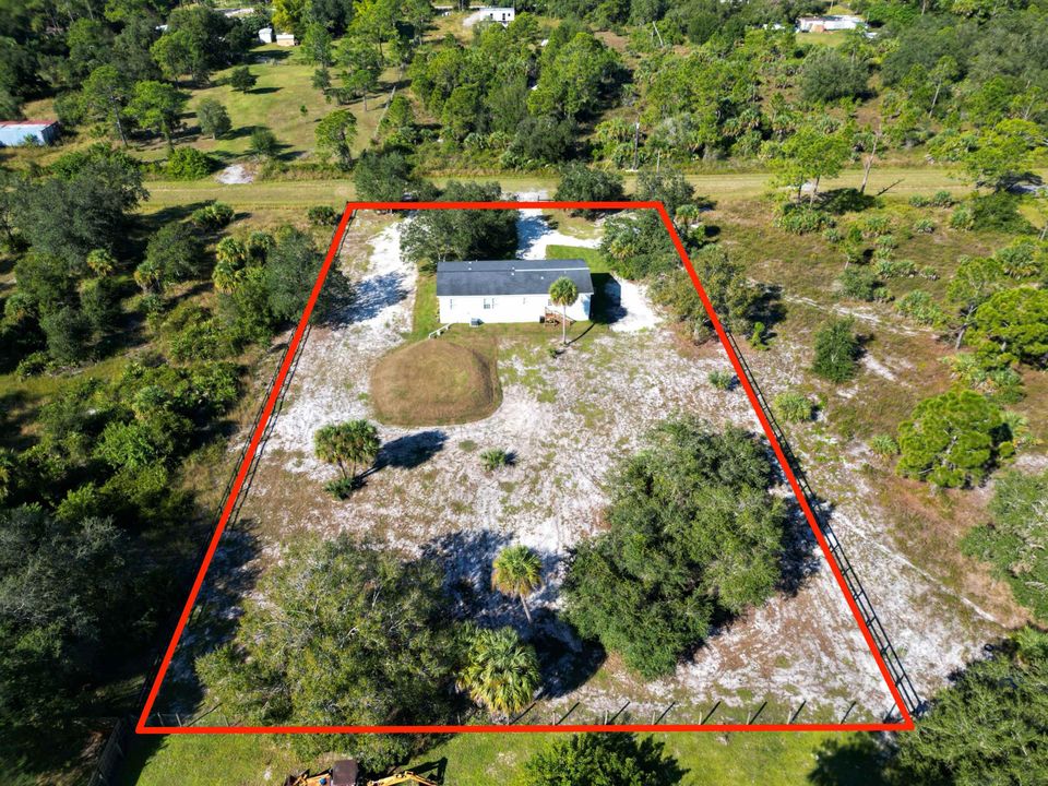 For Sale: $330,000 (4 beds, 2 baths, 1800 Square Feet)