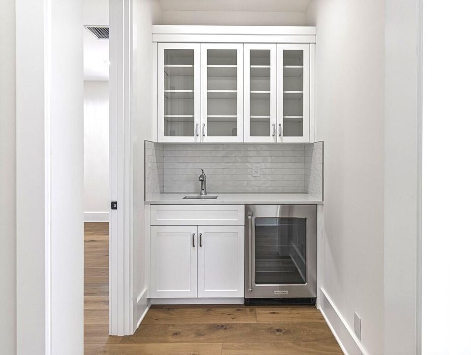 For Sale: $4,295,000 (5 beds, 4 baths, 4312 Square Feet)