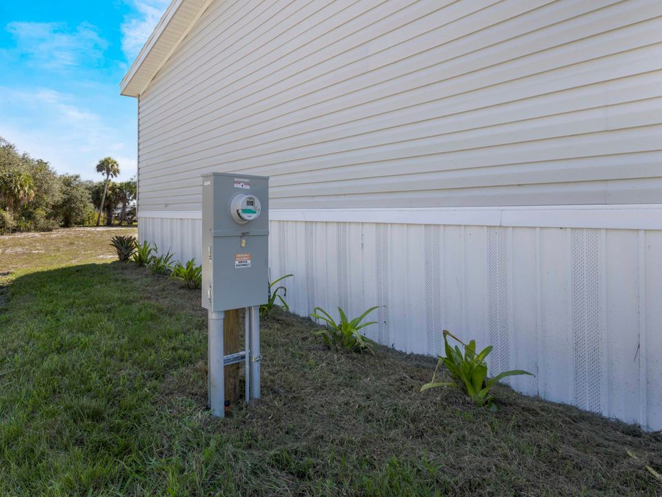 For Sale: $330,000 (4 beds, 2 baths, 1800 Square Feet)