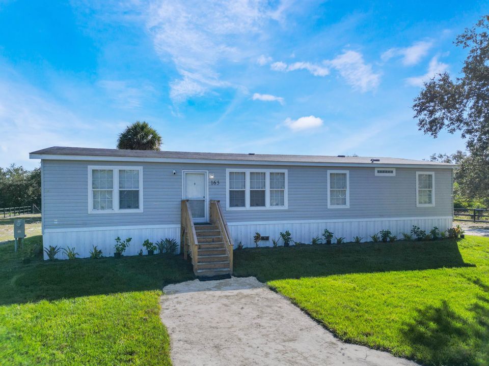 For Sale: $330,000 (4 beds, 2 baths, 1800 Square Feet)