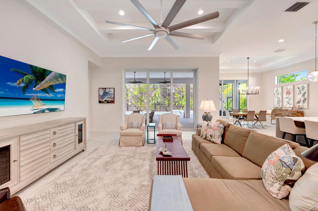 For Sale: $2,095,000 (3 beds, 2 baths, 3240 Square Feet)