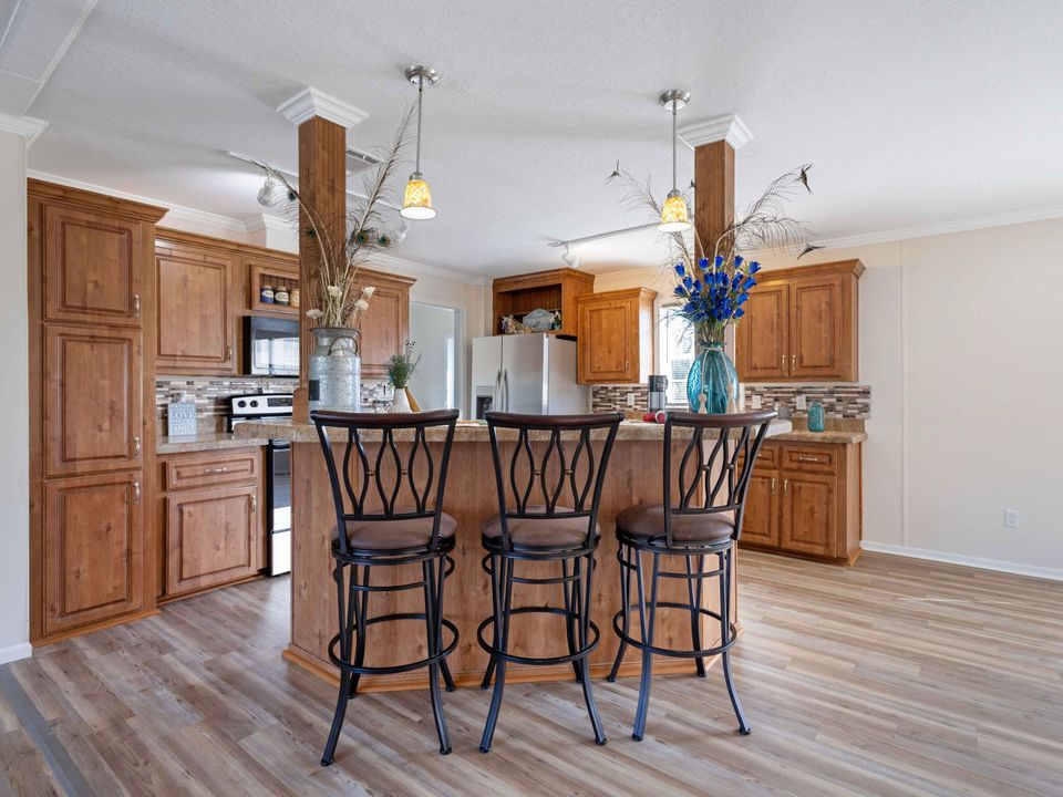 For Sale: $330,000 (4 beds, 2 baths, 1800 Square Feet)