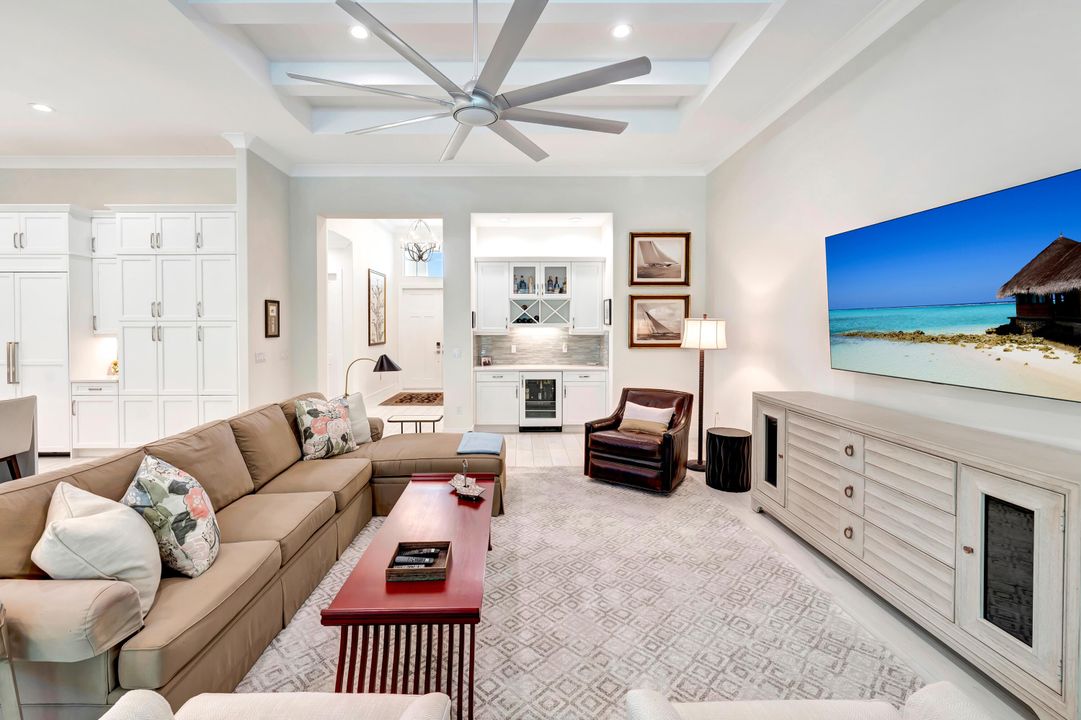 For Sale: $2,095,000 (3 beds, 2 baths, 3240 Square Feet)