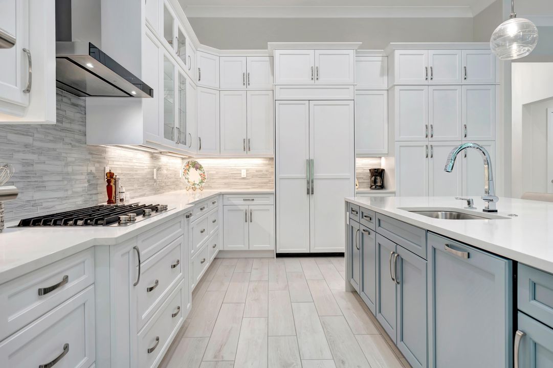 For Sale: $2,095,000 (3 beds, 2 baths, 3240 Square Feet)