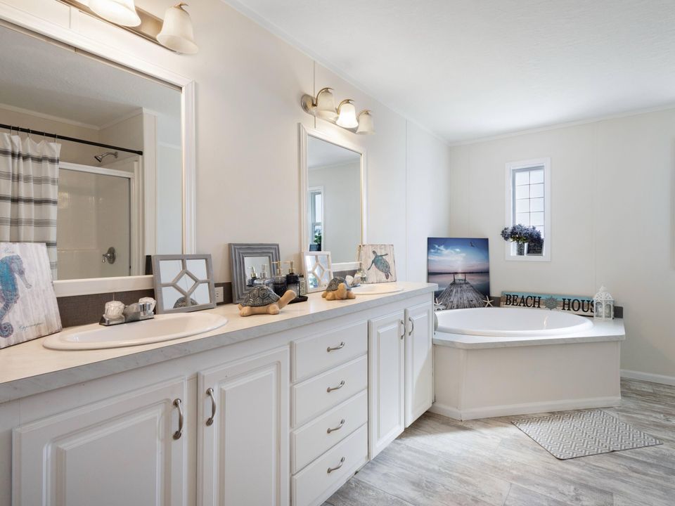 For Sale: $330,000 (4 beds, 2 baths, 1800 Square Feet)