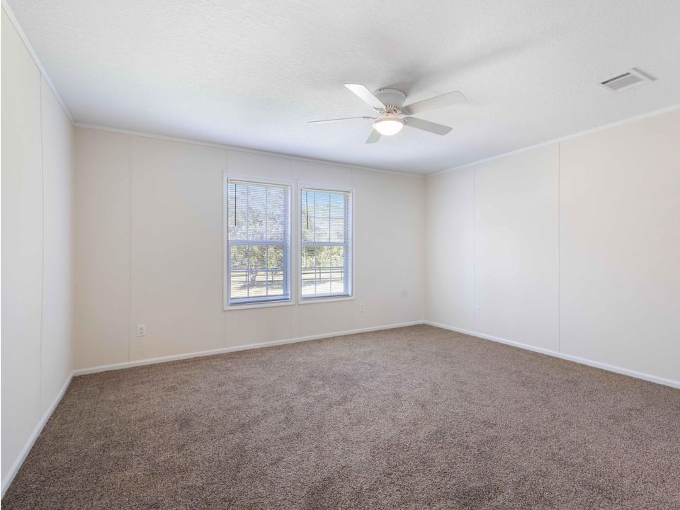 For Sale: $330,000 (4 beds, 2 baths, 1800 Square Feet)