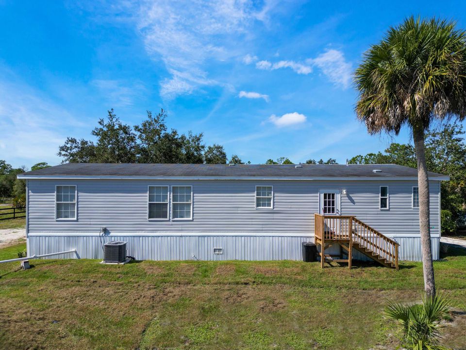 For Sale: $330,000 (4 beds, 2 baths, 1800 Square Feet)