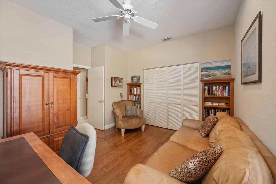 合同活跃: $299,000 (3 贝兹, 2 浴室, 2192 平方英尺)