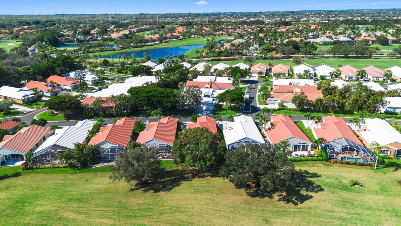 合同活跃: $299,000 (3 贝兹, 2 浴室, 2192 平方英尺)