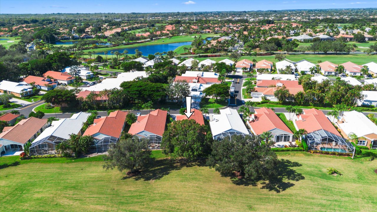 合同活跃: $299,000 (3 贝兹, 2 浴室, 2192 平方英尺)