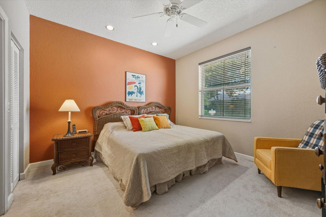 合同活跃: $299,000 (3 贝兹, 2 浴室, 2192 平方英尺)