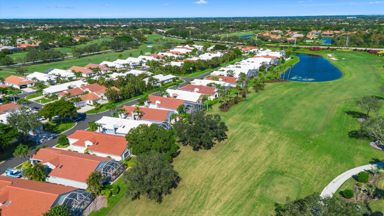 合同活跃: $299,000 (3 贝兹, 2 浴室, 2192 平方英尺)