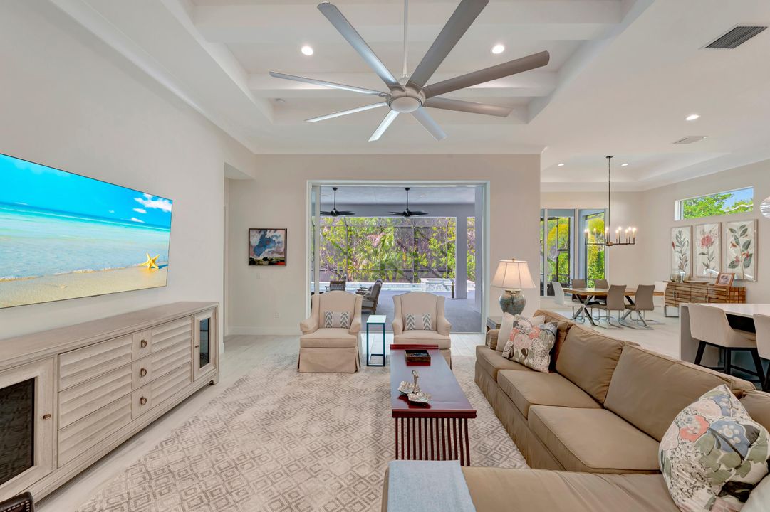 For Sale: $2,095,000 (3 beds, 2 baths, 3240 Square Feet)