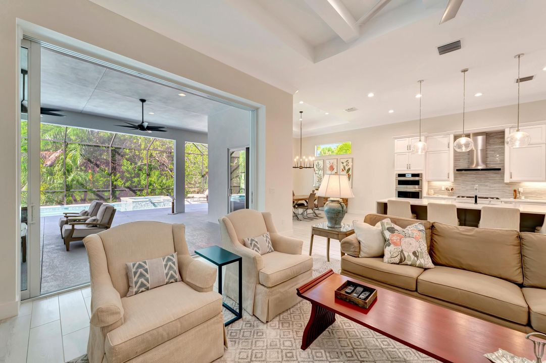For Sale: $2,095,000 (3 beds, 2 baths, 3240 Square Feet)