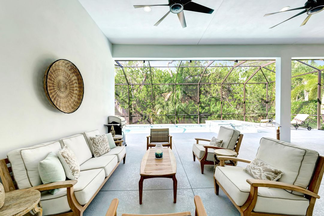 For Sale: $2,095,000 (3 beds, 2 baths, 3240 Square Feet)