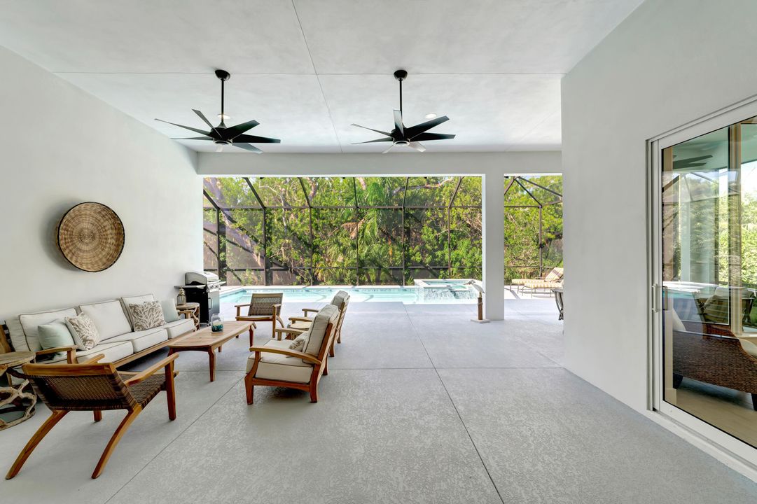 For Sale: $2,095,000 (3 beds, 2 baths, 3240 Square Feet)