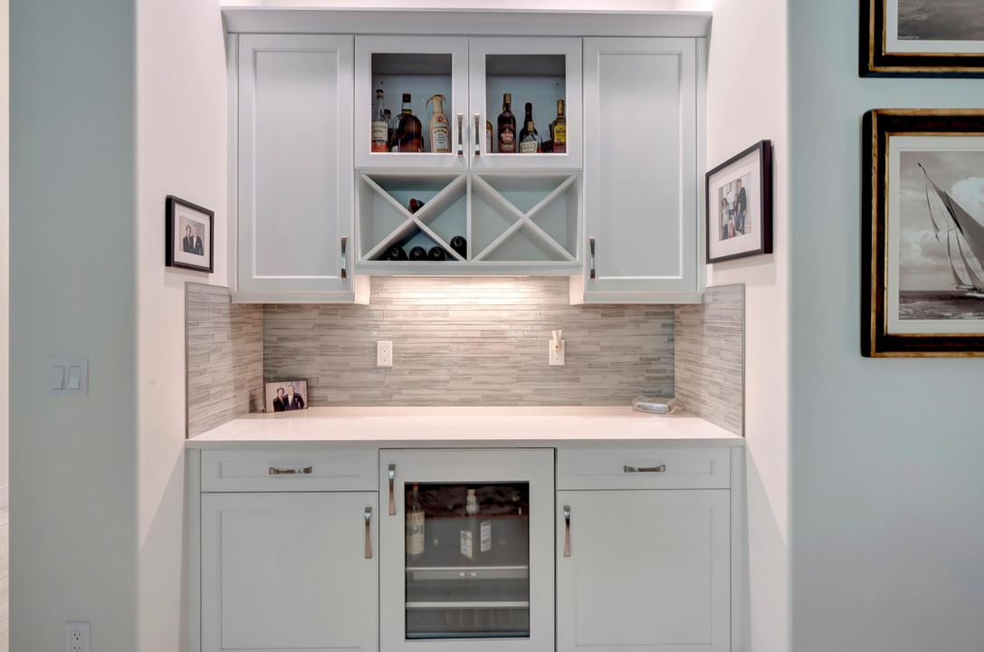 For Sale: $2,095,000 (3 beds, 2 baths, 3240 Square Feet)