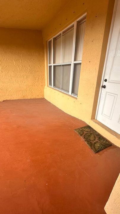 出租: $2,300 (2 贝兹, 2 浴室, 1004 平方英尺)