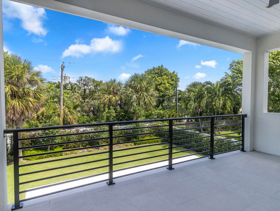 For Sale: $4,295,000 (5 beds, 4 baths, 4312 Square Feet)